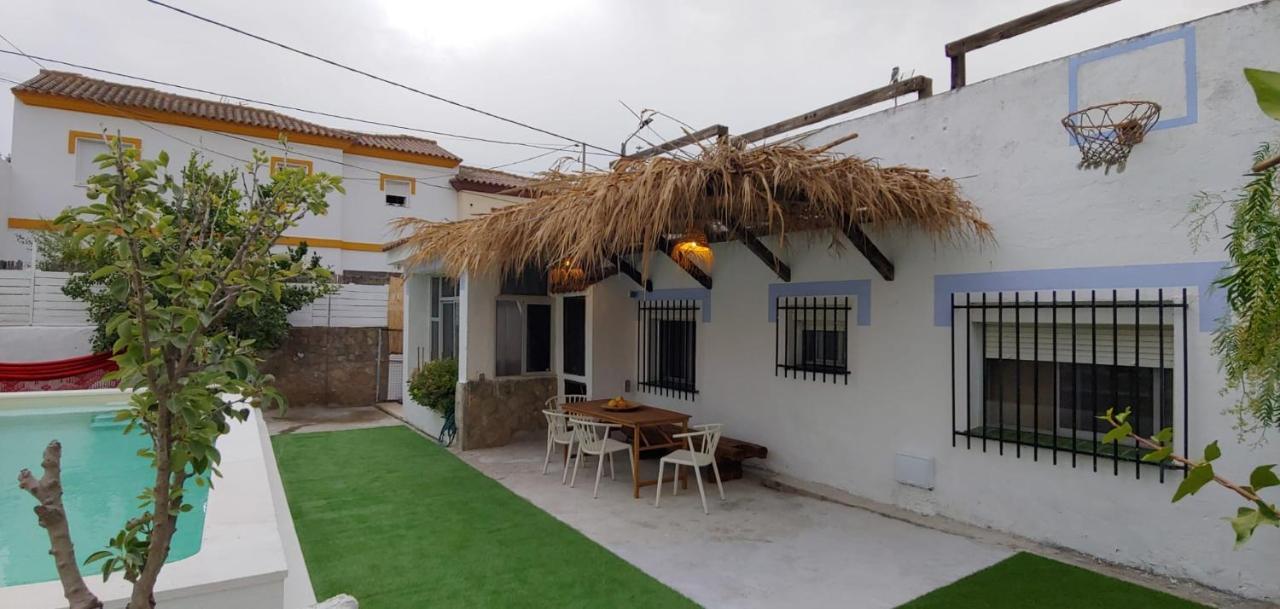 チクラナ・デ・ラ・フロンテーラ Casa, Piscina, Jacuzzi, Garaje, Barbacoa.ヴィラ エクステリア 写真