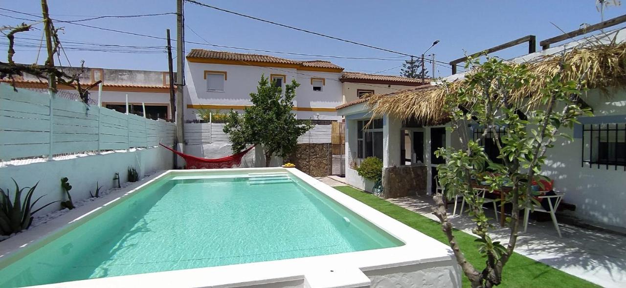 チクラナ・デ・ラ・フロンテーラ Casa, Piscina, Jacuzzi, Garaje, Barbacoa.ヴィラ エクステリア 写真